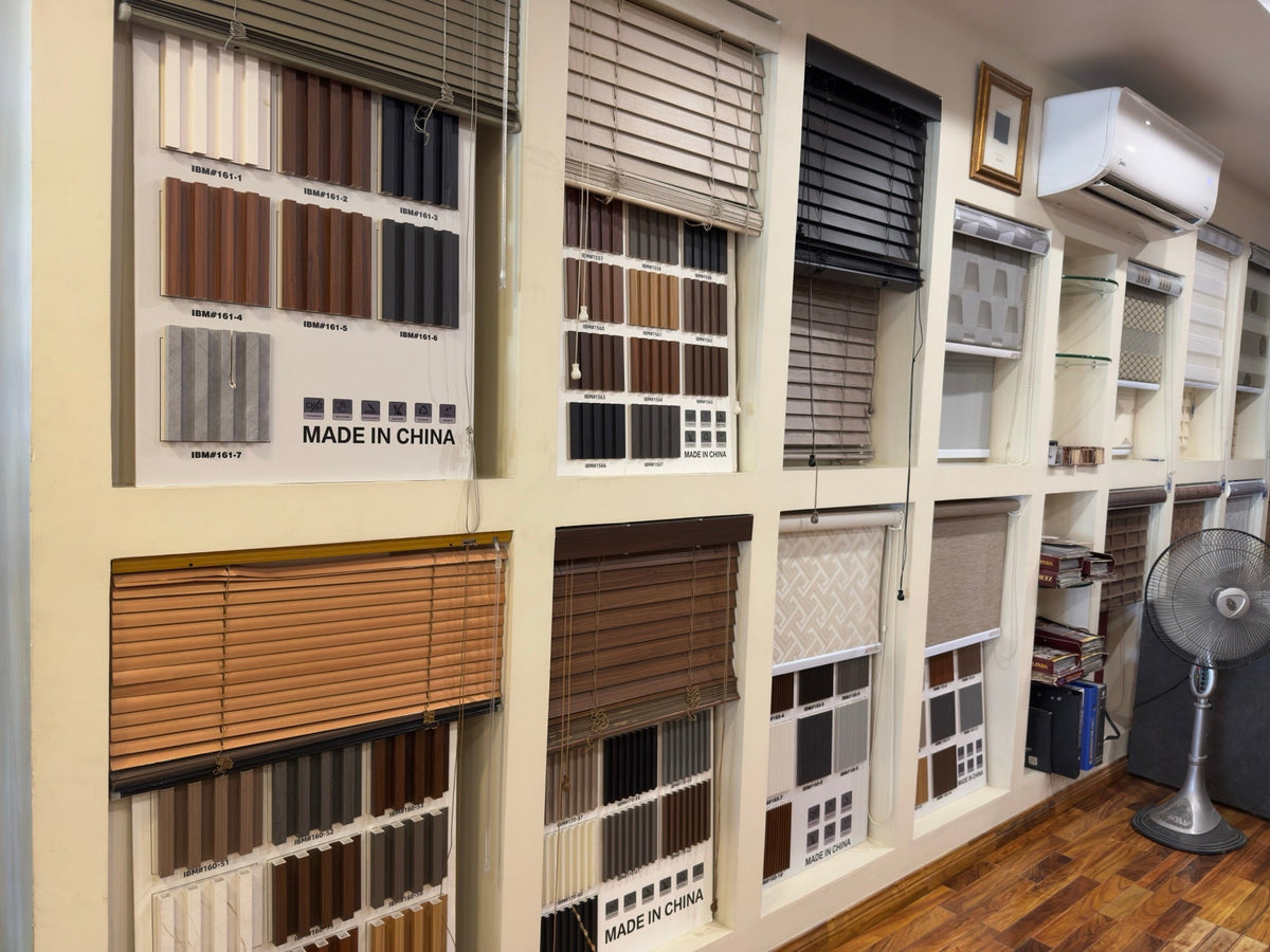 Blinds wall: wooden, roller and zebra